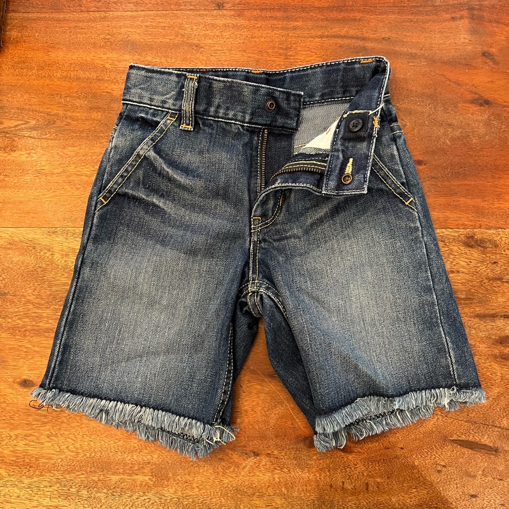 NWOT Baby Gap cut off Jean shorts. - Picture 3 of 4